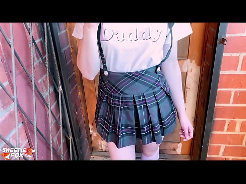 ❤️ 女学生深深地吸吮她的鸡巴，代替上课做爱 ☑ Hard porn❤