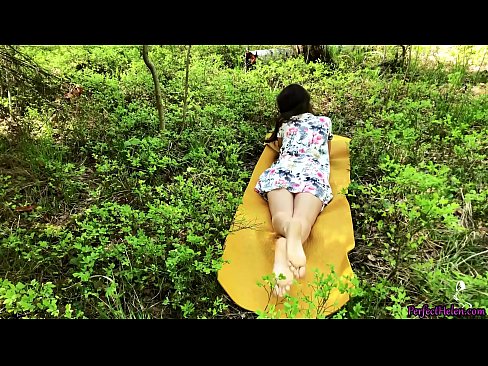 ❤️ 陌生人在Tinder上自慰我的阴部，并在树林里热情地做爱 ☑ Hard porn❤