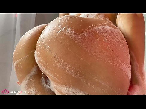 ❤️ 布鲁内特在淋浴时用振动器自慰阴部达到强烈的高潮 ☑ Hard porn❤