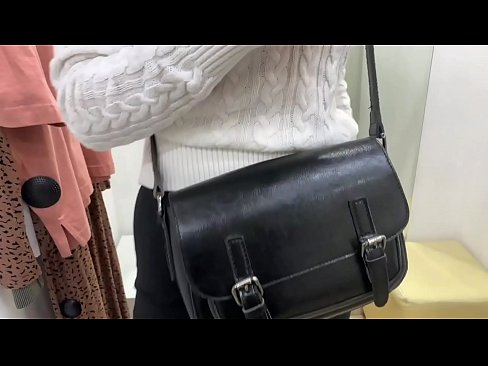❤️ 年轻婊子FeralBerry在试衣间用假阳具公开自慰 ☑ Hard porn❤