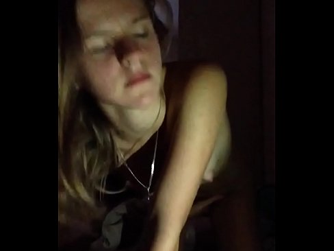 ❤️ 一个女孩自慰并射精 ☑ Hard porn❤
